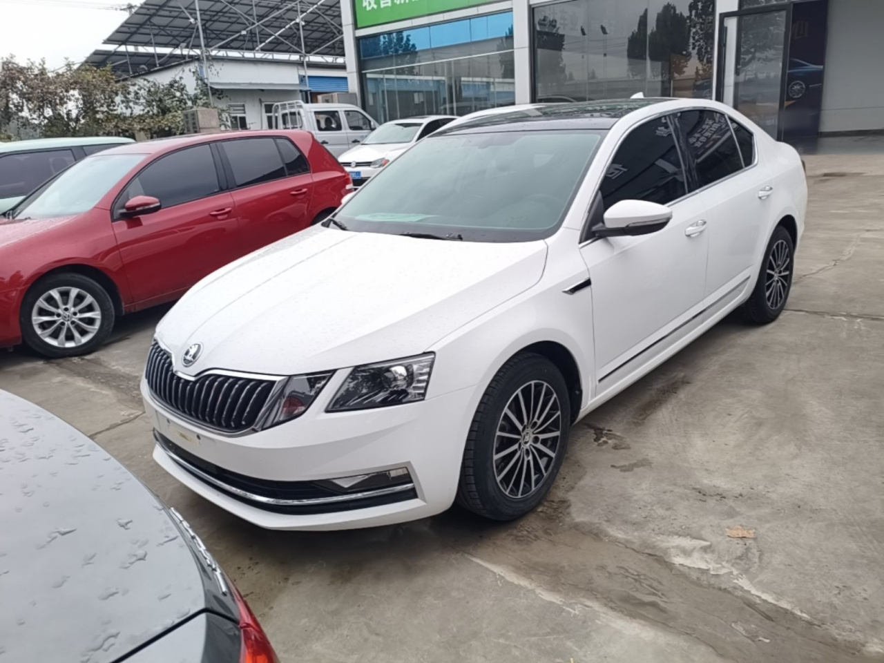 Octavia 2018 1.6L AT Luxury