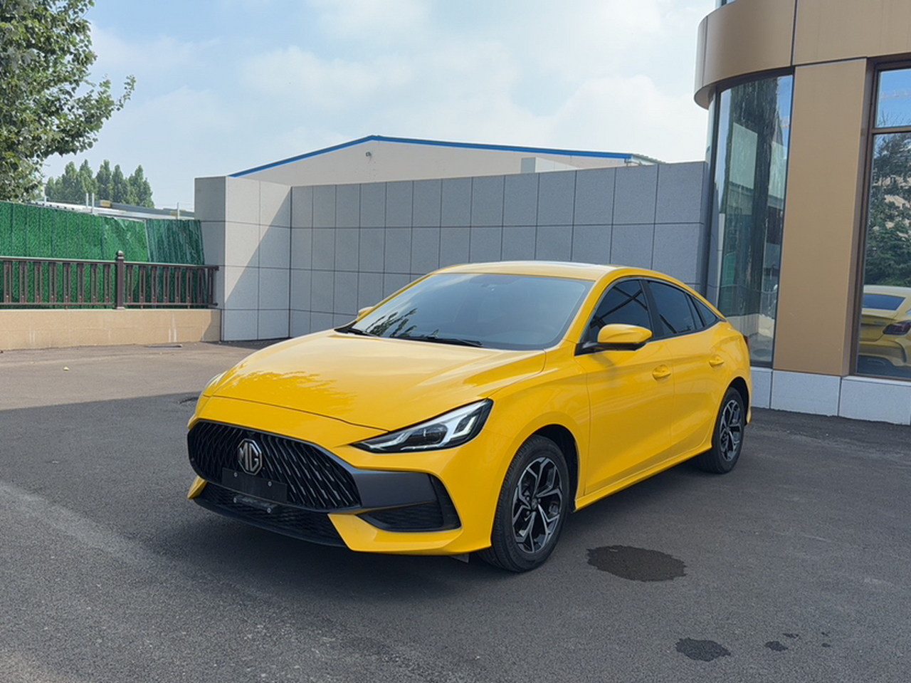 MG5 2022 180DVVT CVT Luxury