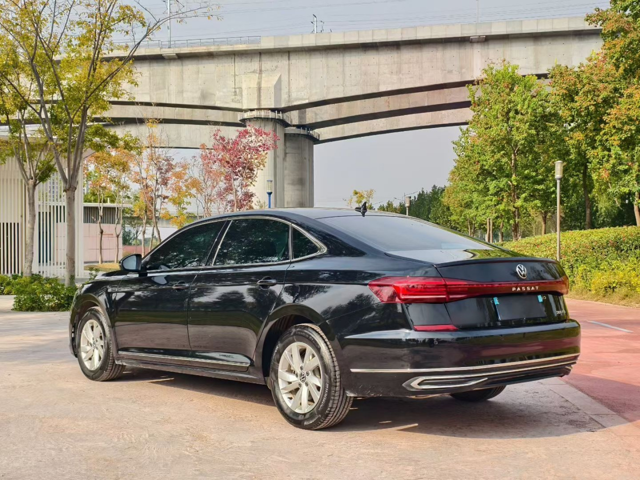 Passat 2024 280TSI Business photo 4