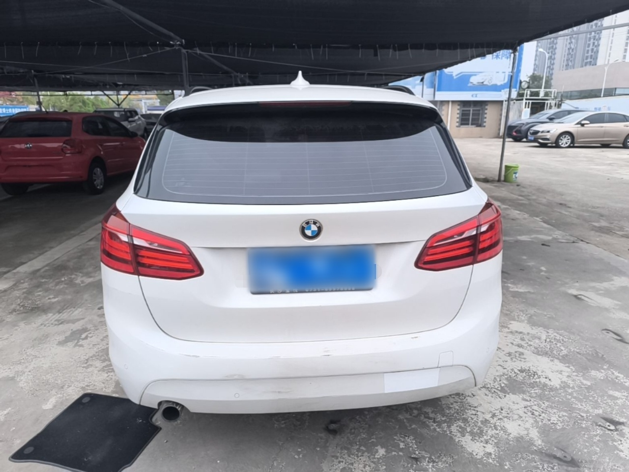 2 Series Wagon 2016 218i Leading photo 5