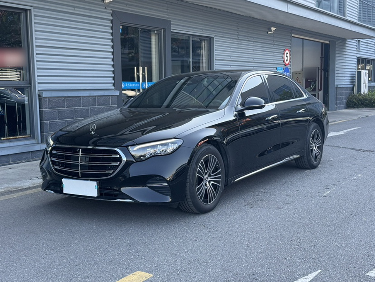 E-Class 2025 E 260 L