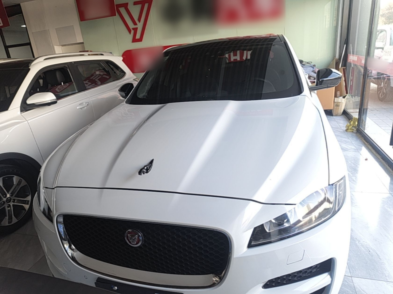 F-PACE 2016 2.0T RWD Exclusive photo 2