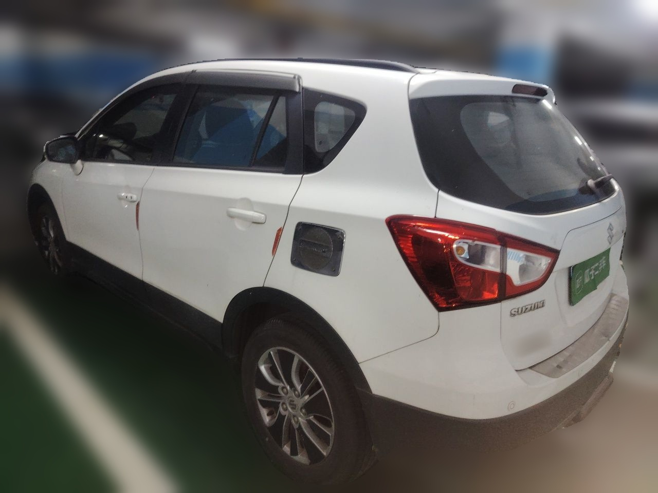 2014 1.6L MT RWD Progressive photo 4