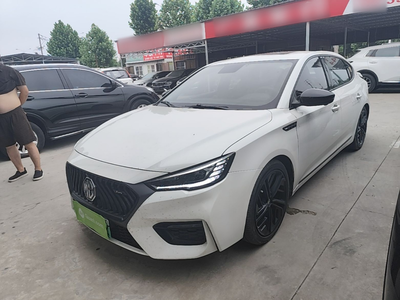 6 EV 2020 1.5T Hybrid Trophy Flagship