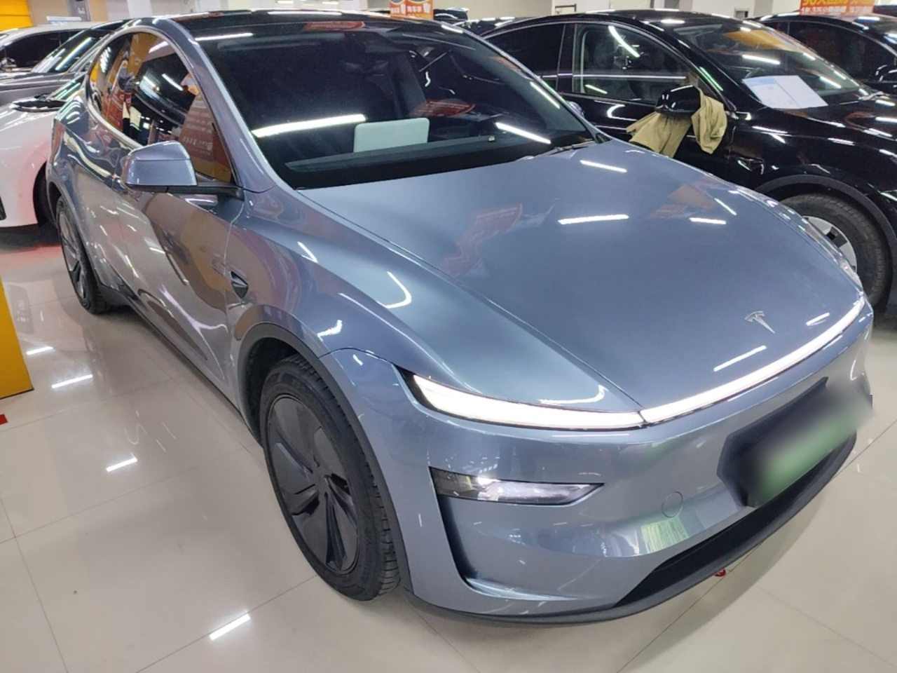 Model Y 2025 Long Range AWD photo 3