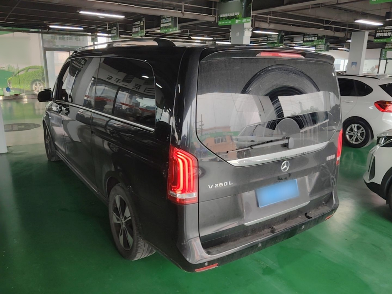 V-Class 2022 V 260 L Long Wheelbase Premium photo 4