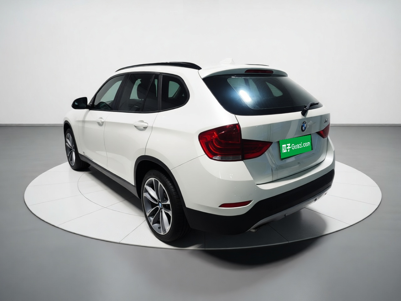 X1 2015 sDrive18i Leading photo 4