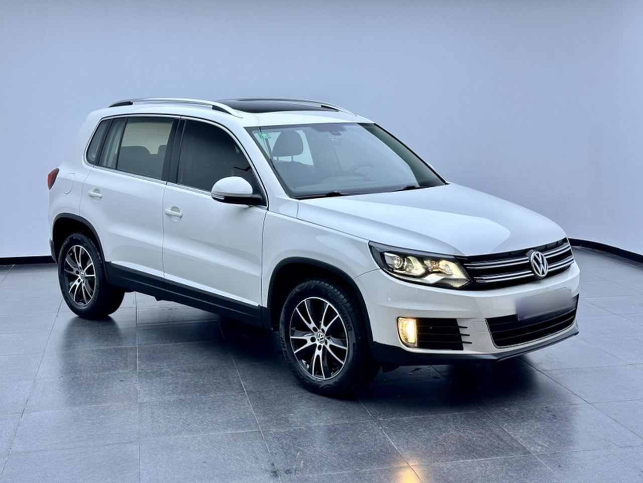 Tiguan 2015 1.8TSI AT RWD Luxury photo 4