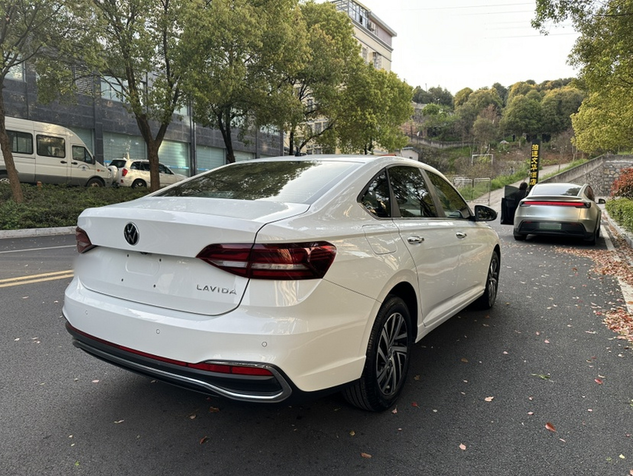 Lavida 2024 1.5L AT photo 4