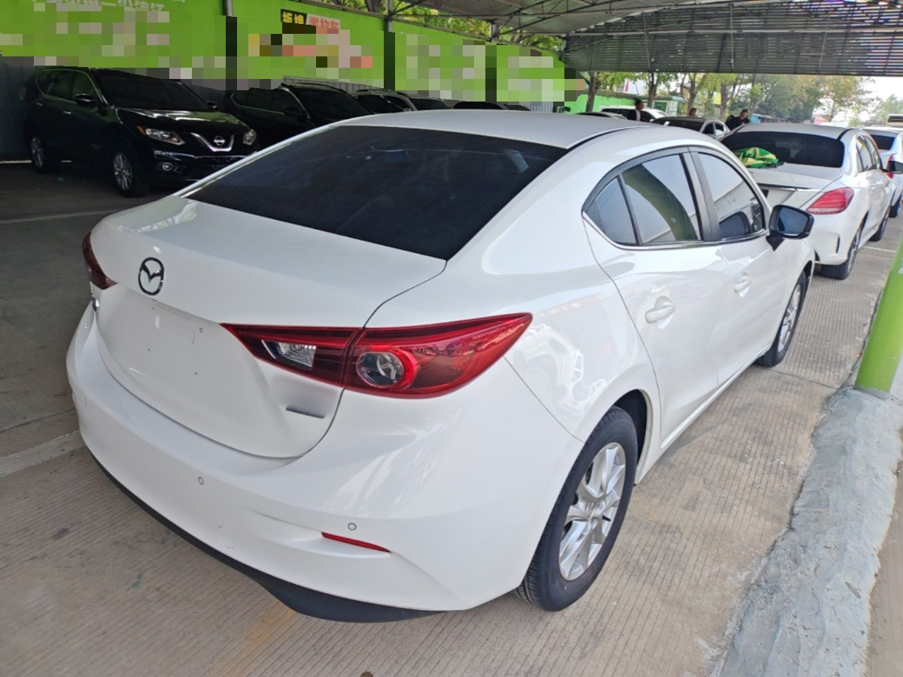 3 Axela 2017 Sedan 1.5L AT Luxury China V photo 4