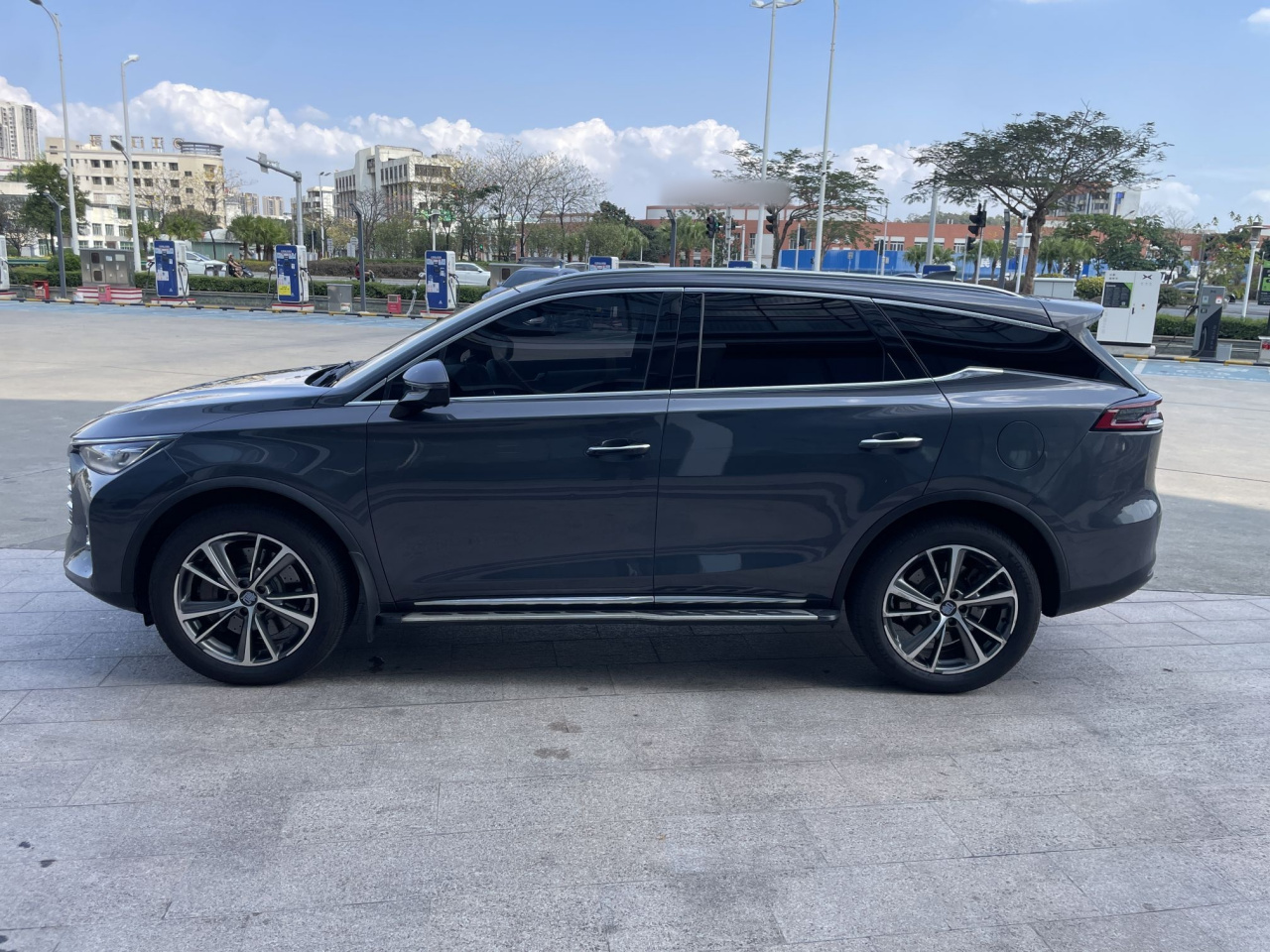Tang EV 2018 DM 2.0T AWD Connected 7-Seater China V photo 3