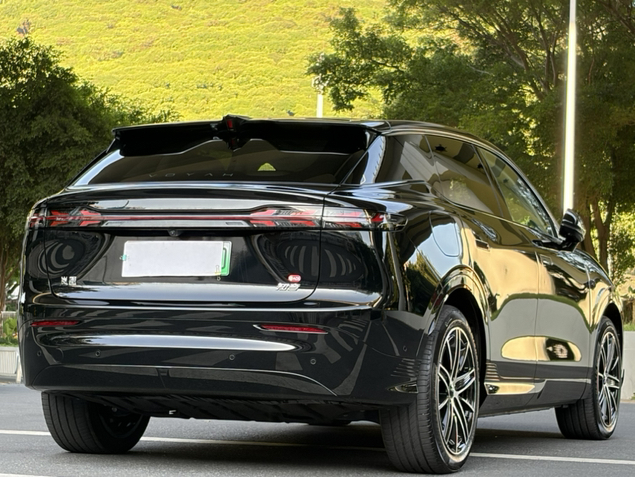 Voyah 2025 AWD Qiankun photo 2