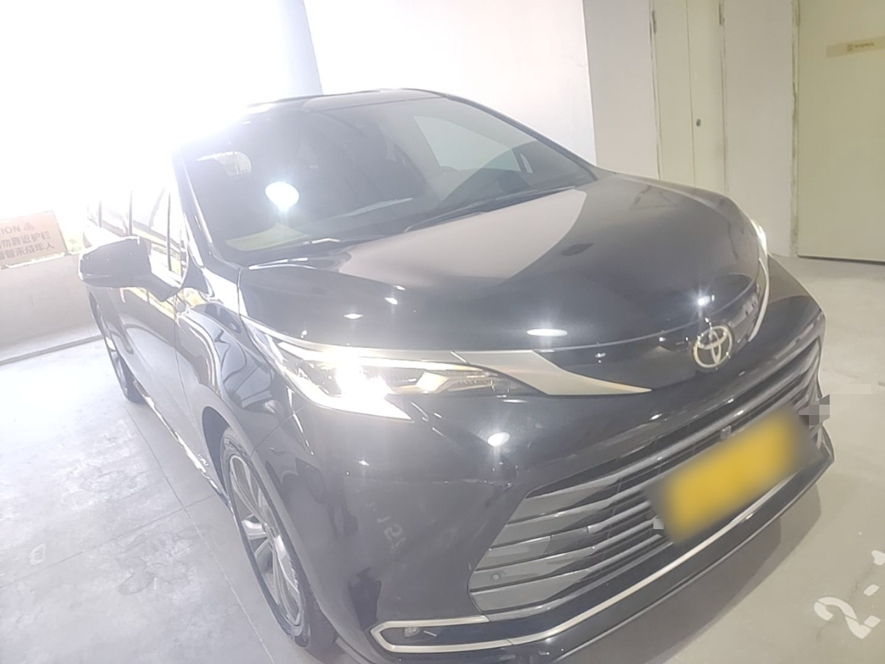 Sienna 2024 2.5L Hybrid Premium photo 3