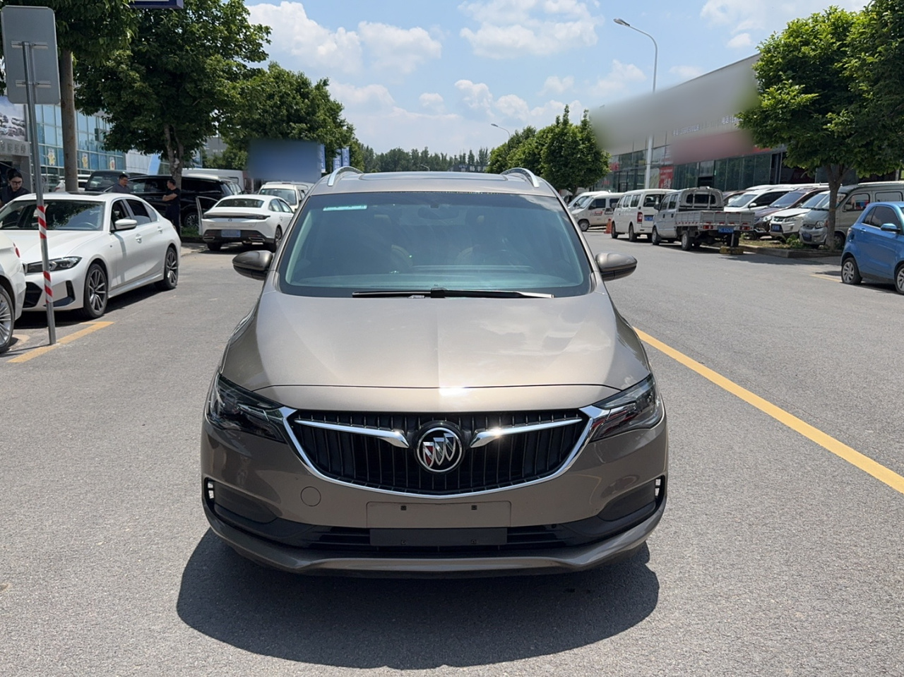 GL6 2021 323T Mild Hybrid Luxury photo 2