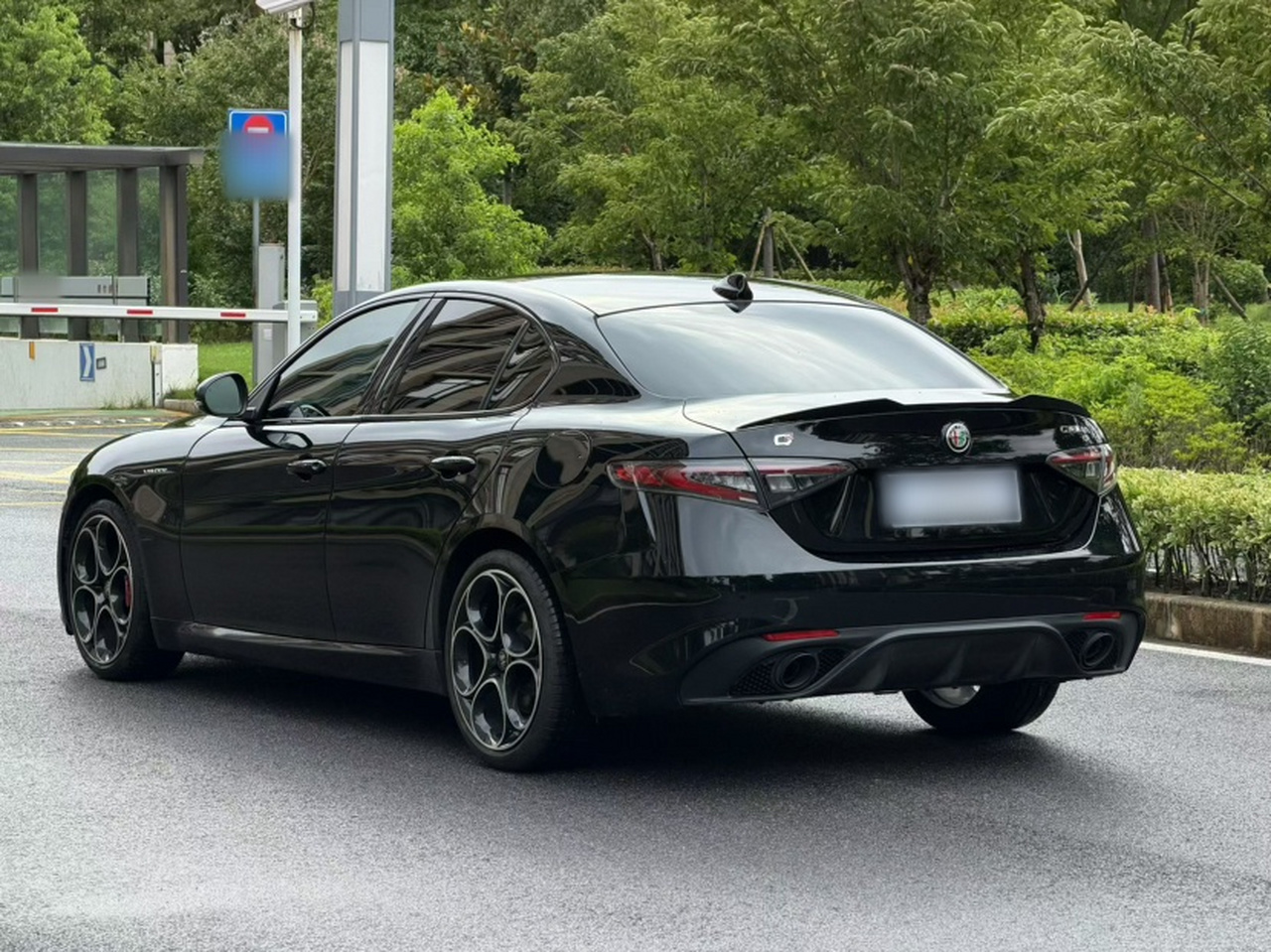 Alfa Romeo Giulia 2023 2.0T 280HP photo 3
