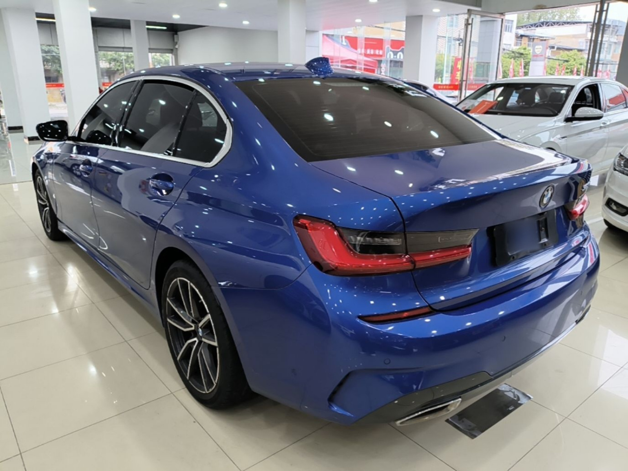 3 Series 2021 325Li M Sport Package photo 4