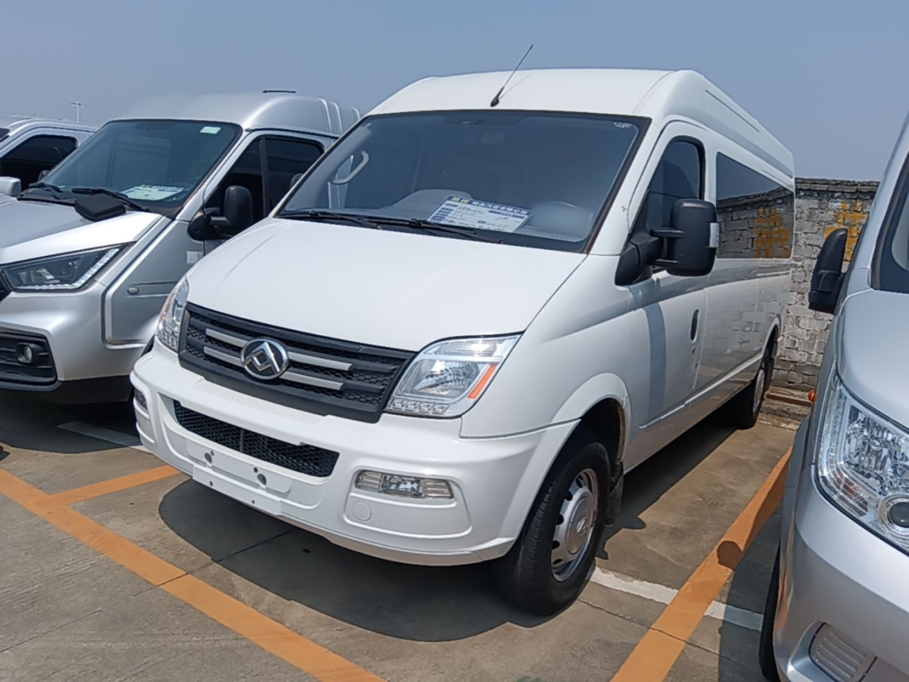 MAXUS V80 2021 2.0T MT Classic Long Wheelbase 6/7/8/9-Seater
