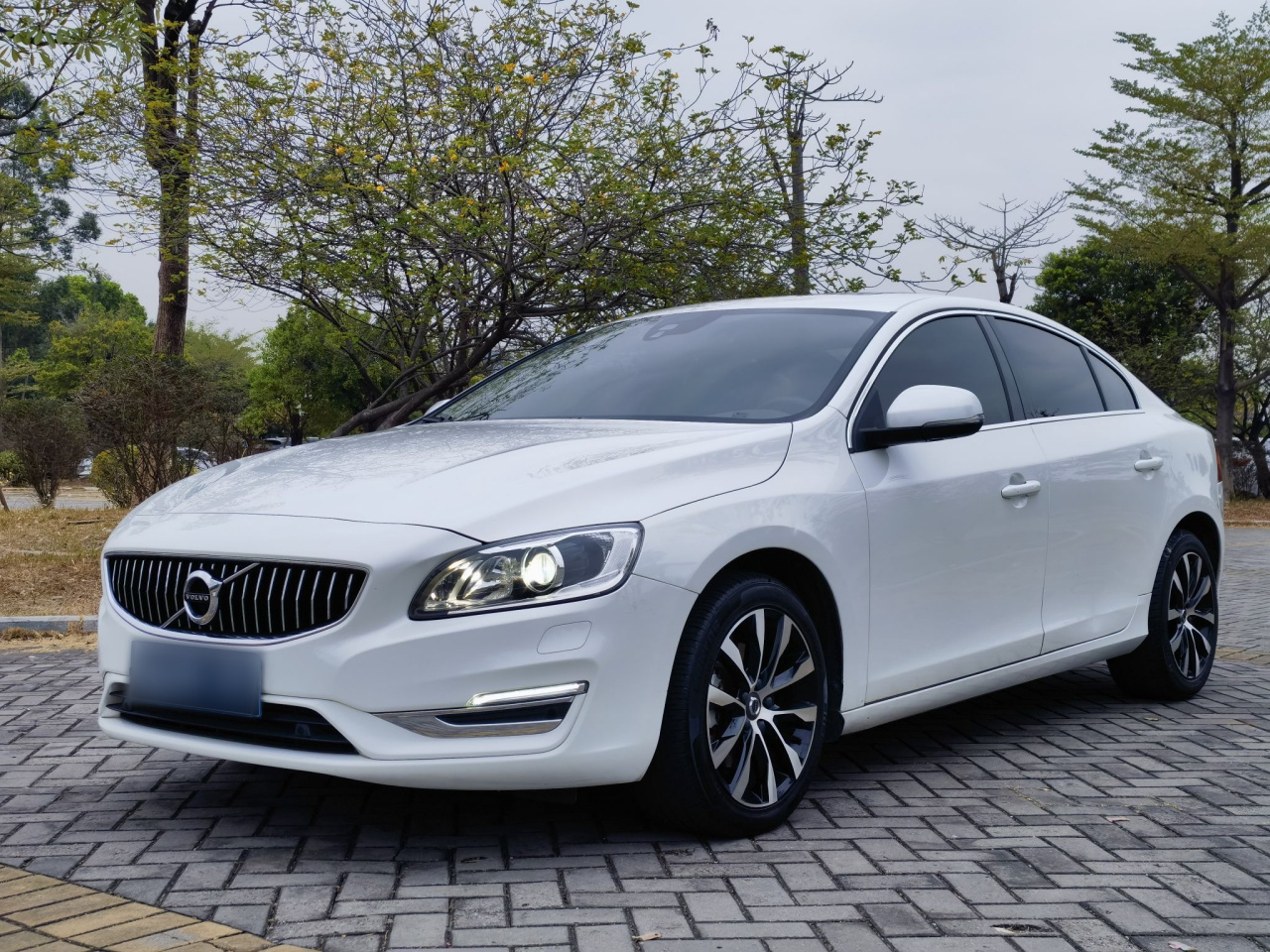 S60 2019 S60L Facelift T5 Advanced photo 2