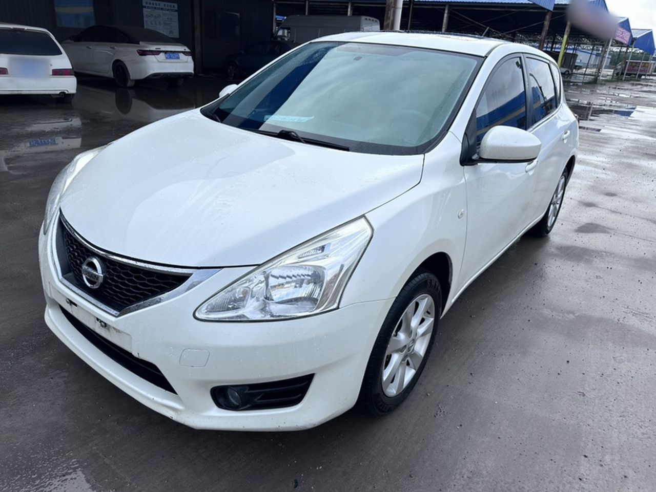 Tiida 2011 1.6L CVT Smart