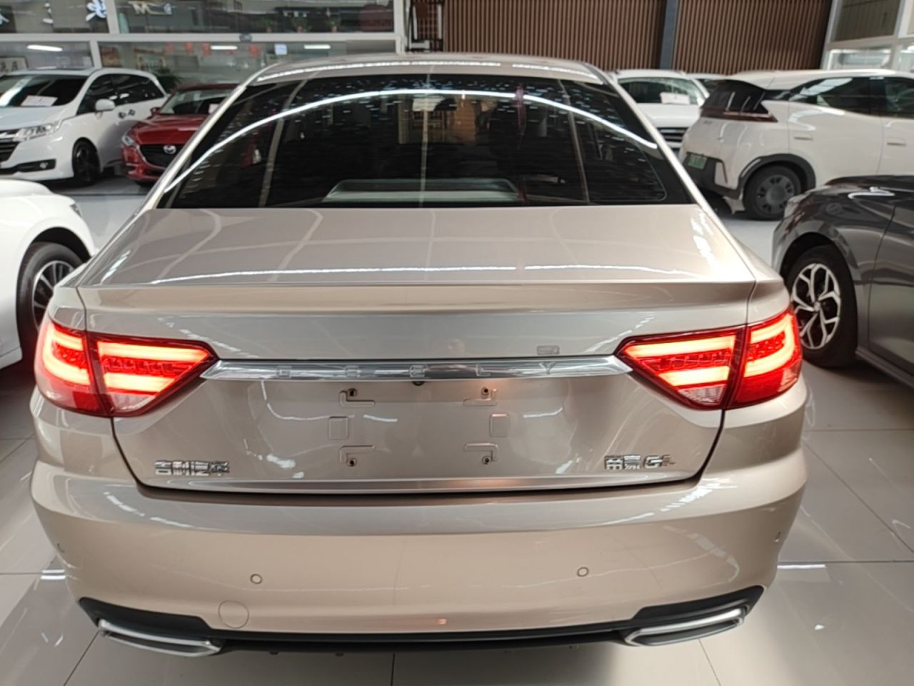 Emgrand GL 2018 1.4T DCT Elite Connected photo 3