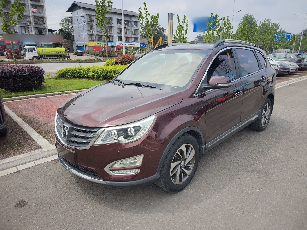 560 2015 1.8L MT Luxury