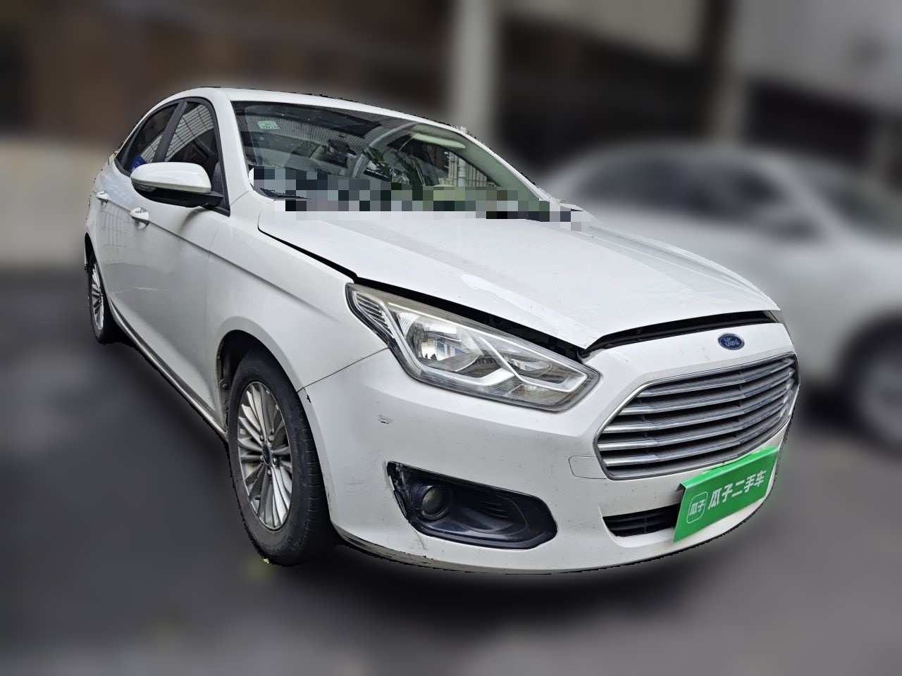 Escort 2015 1.5L MT Comfort photo 2