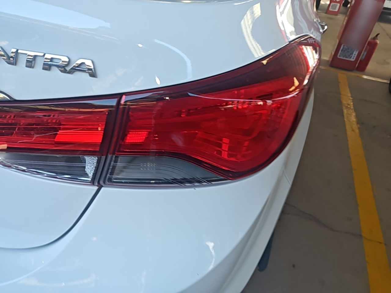 Elantra 2016 1.6L MT Premium photo 2