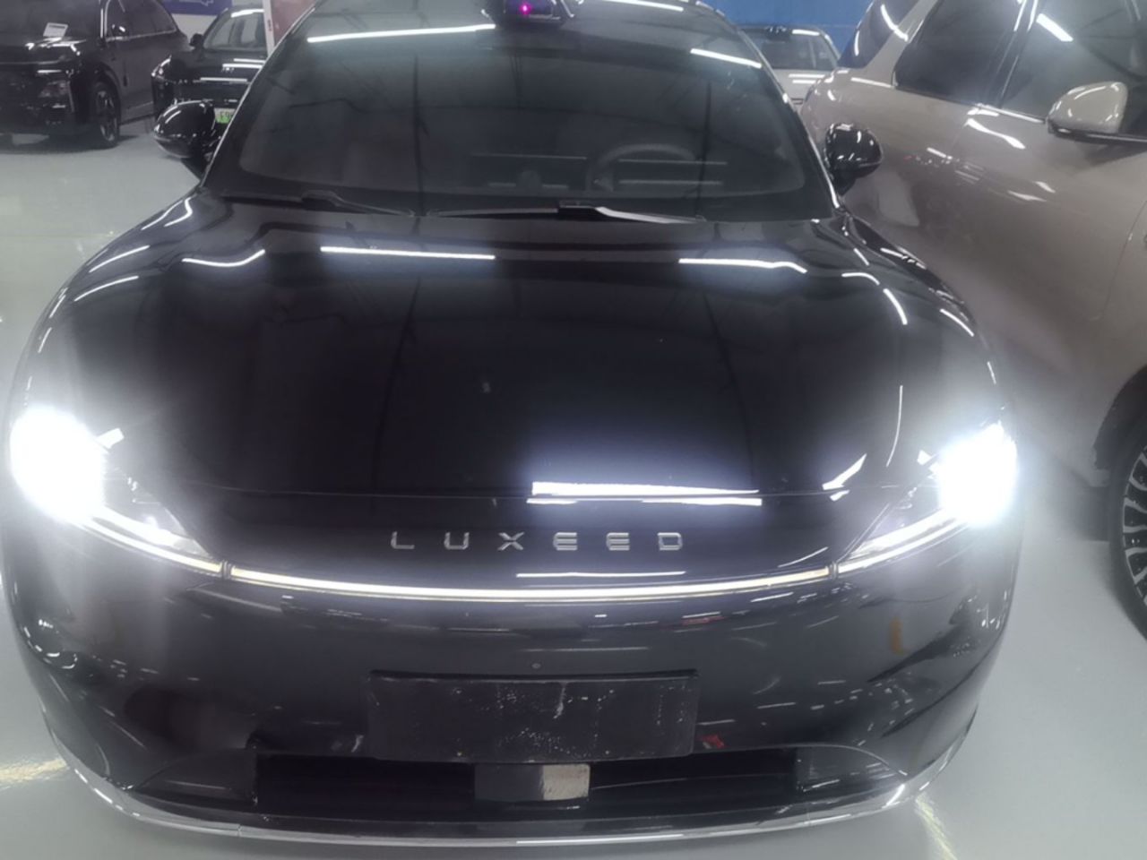 HIMA Luxeed R7 2024 EV 802km Max photo 2