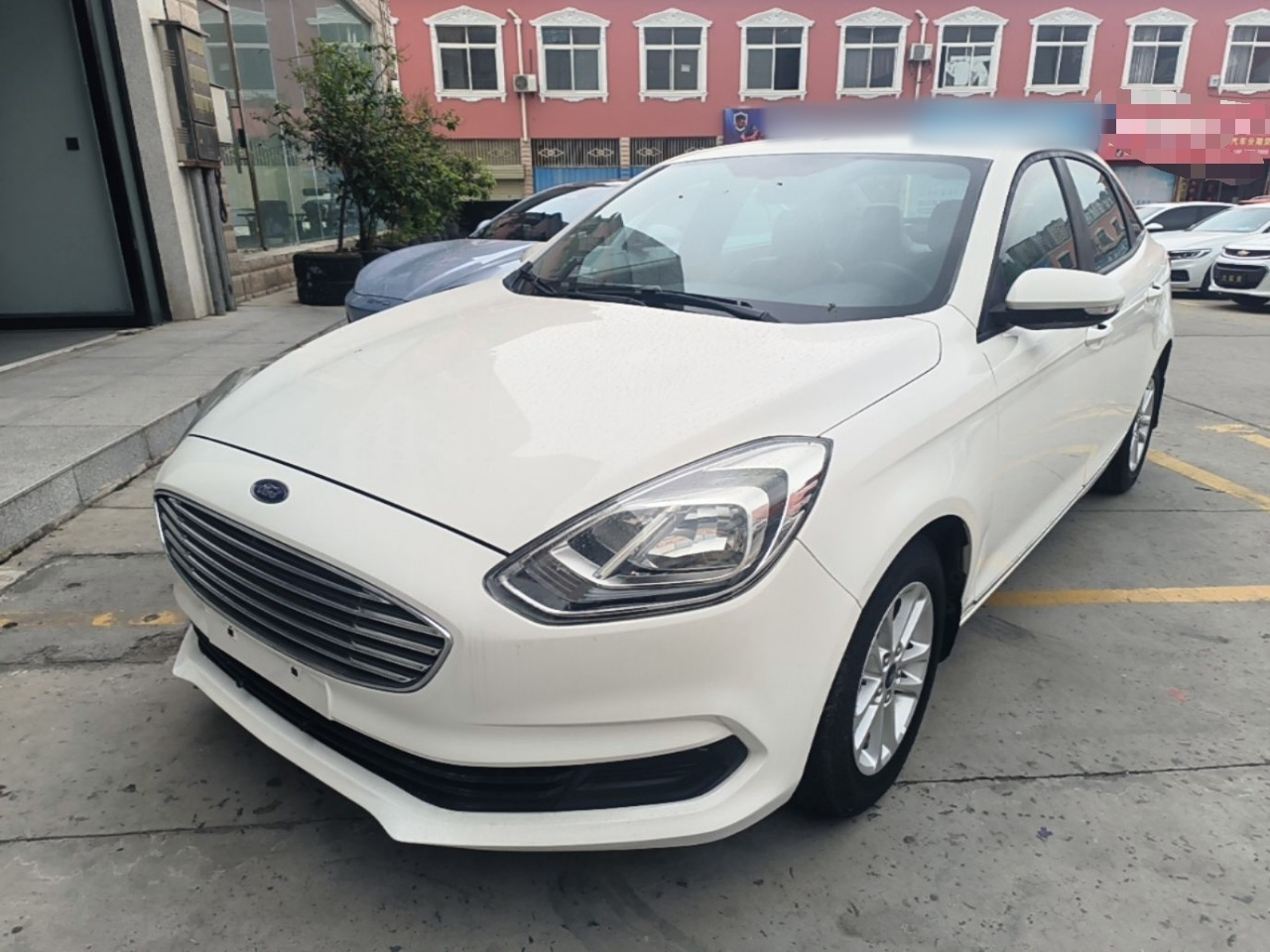 Escort 2019 1.5L AT