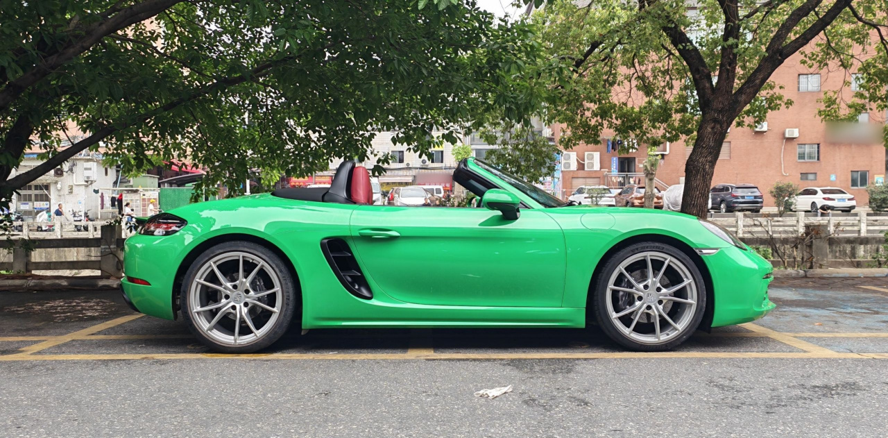 718 2022 Boxster 2.0T photo 3