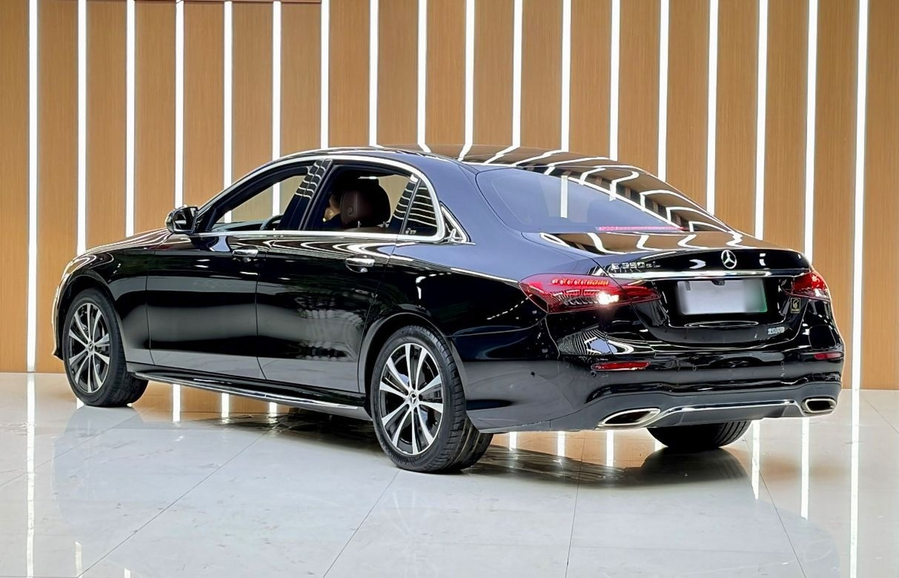 E-Class EV 2022 Facelift E 350 e L PHEV Sport photo 2