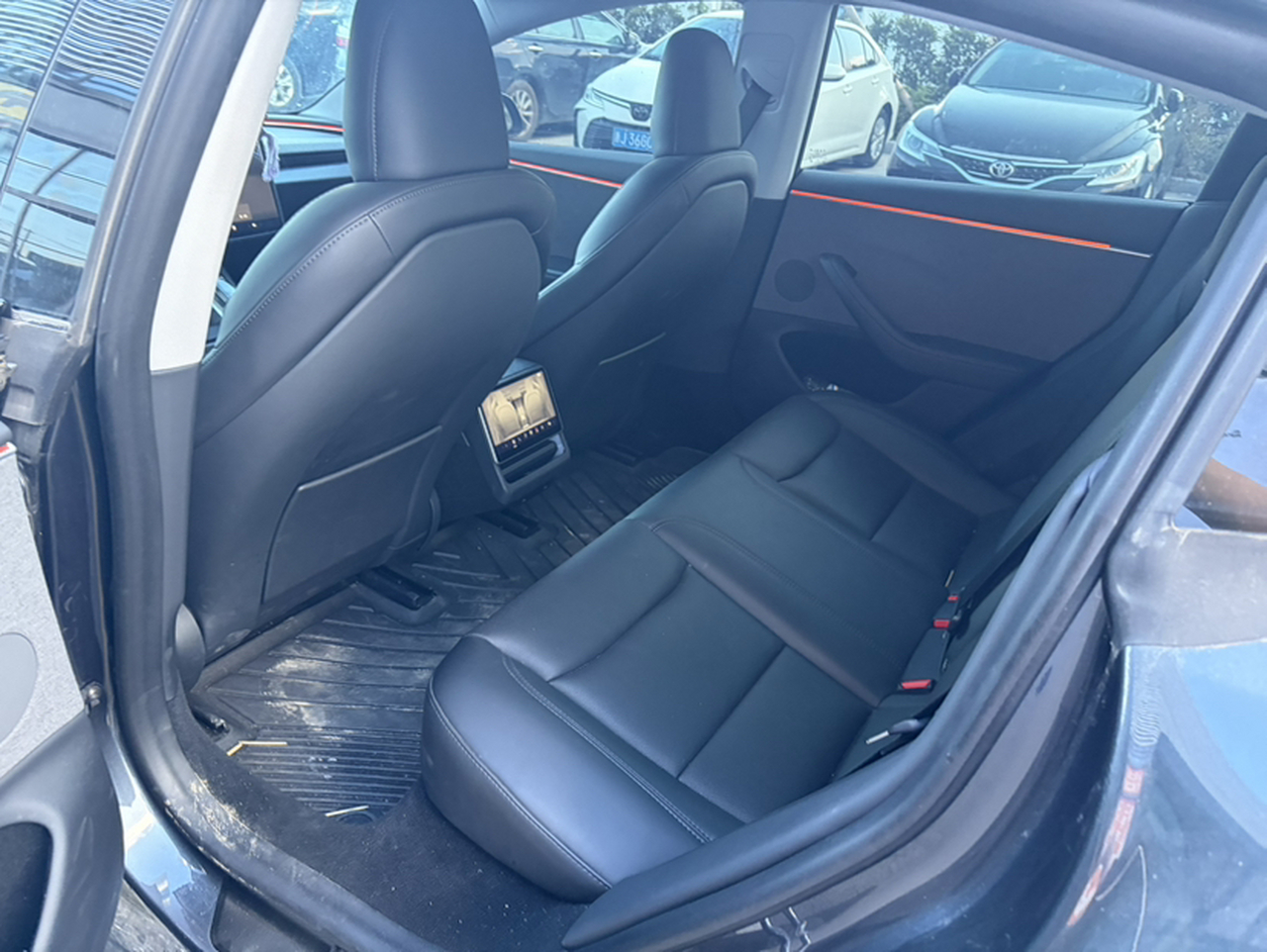 Model 3 2023 RWD photo 4