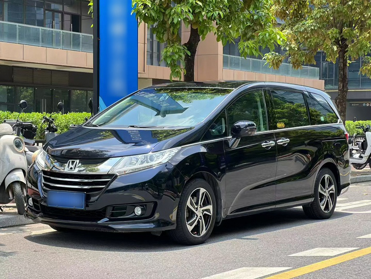 Odyssey 2015 Facelift 2.4L Luxury