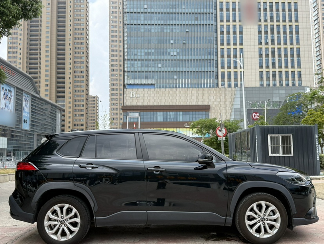 Frontlander 2022 2.0L CVT Leading photo 4