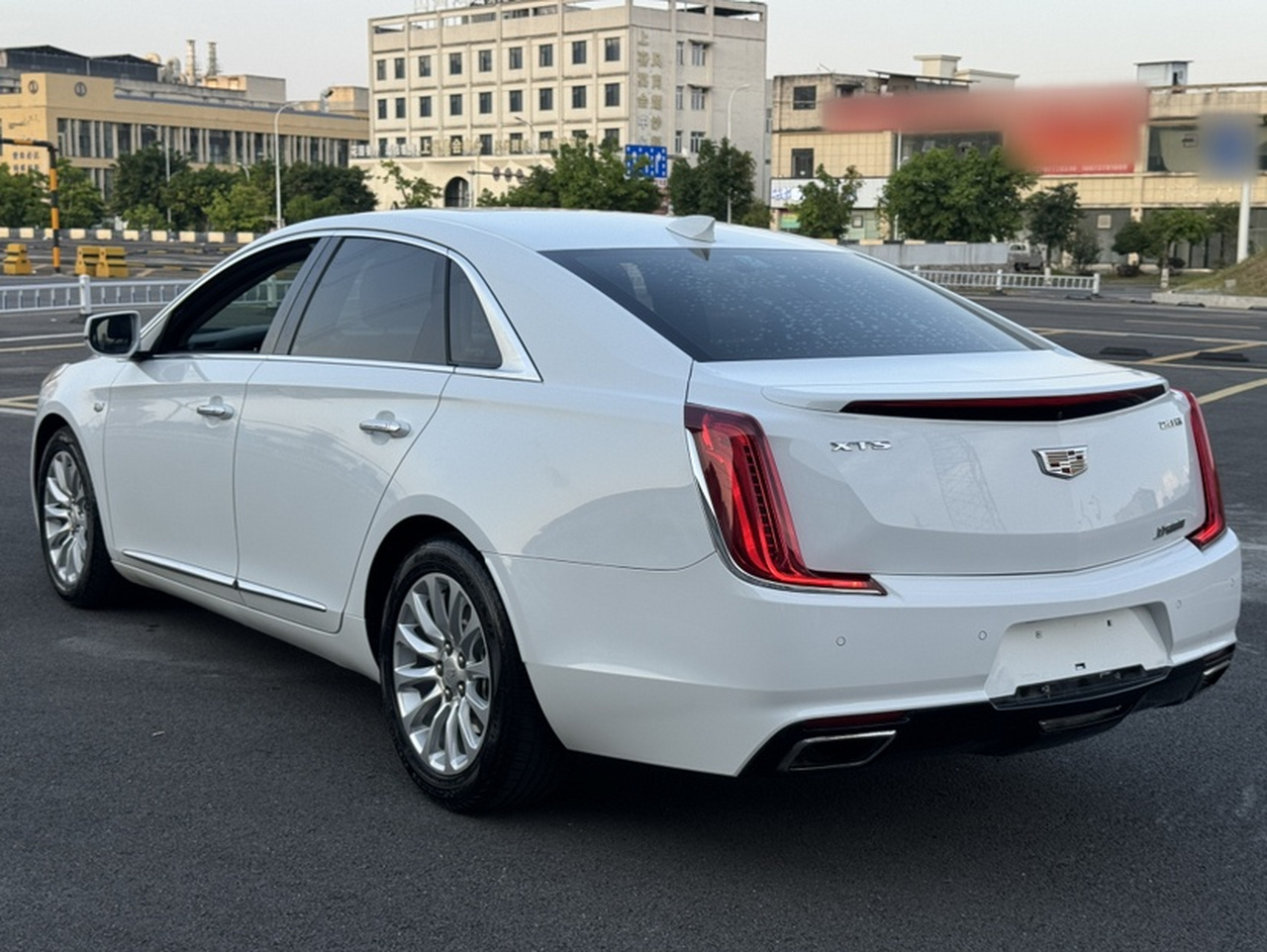 XTS 2018 28T Elite photo 2