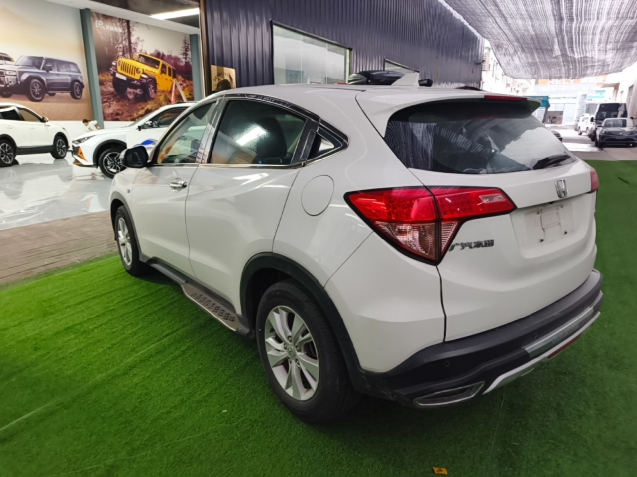 Vezel 2015 1.5L CVT RWD Comfort photo 4