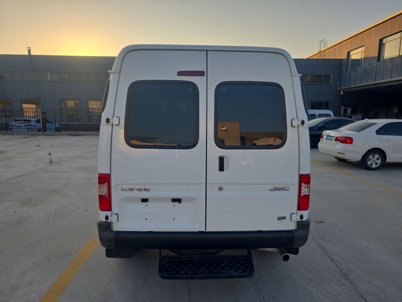 Transit 2017 2.8T Short Wheelbase 6/7/8-SeaterJX493 photo 3