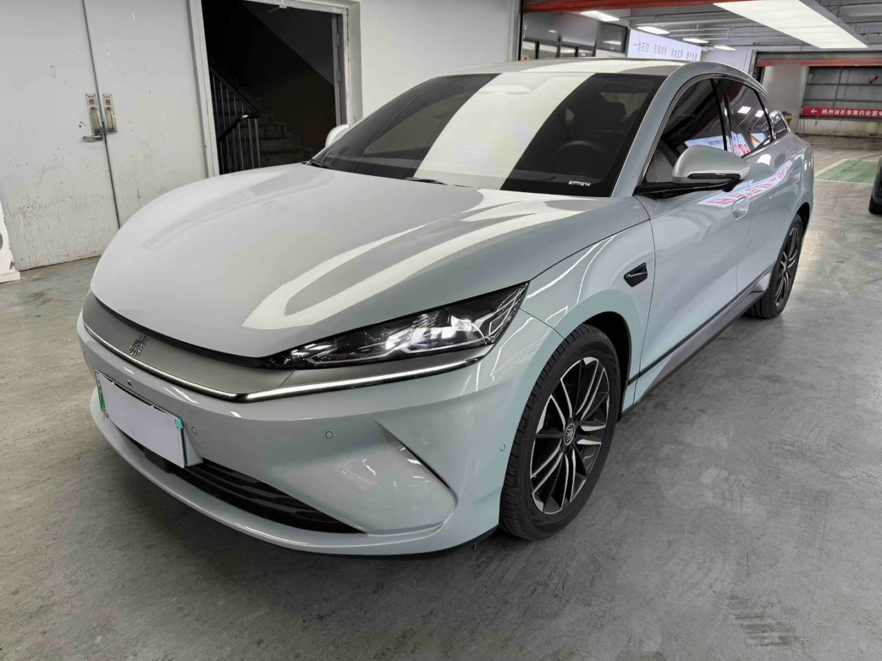 Qin L 2025 EV 545KM Excellence
