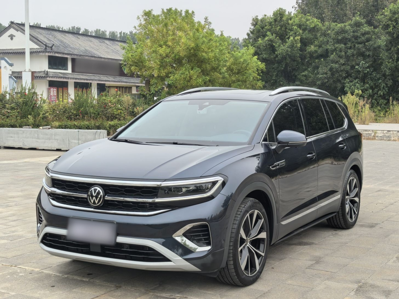 2024 530TSI AWD Flagship Pro 6-Seater