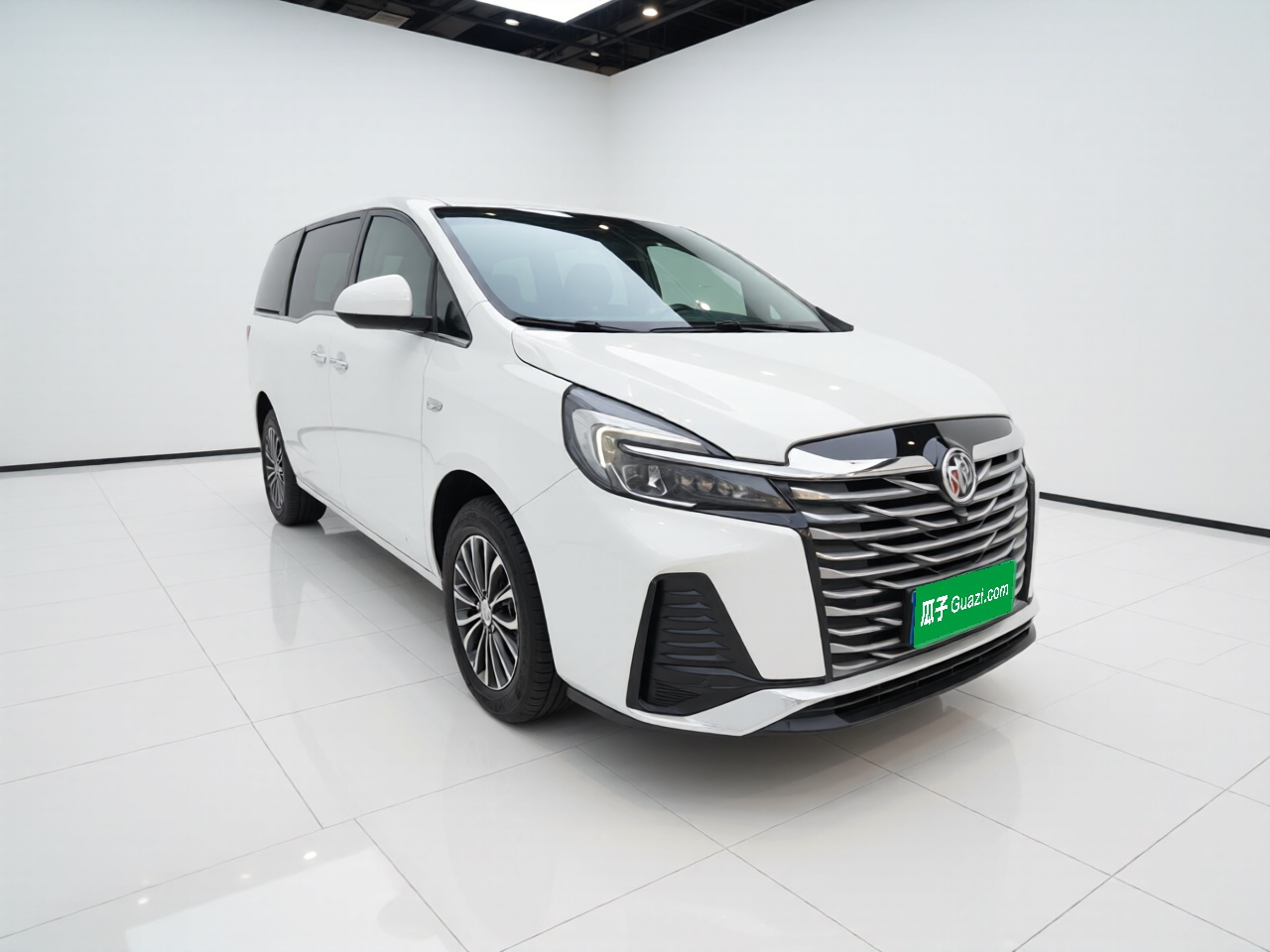 GL8 2023 Facelift Luxury photo 3
