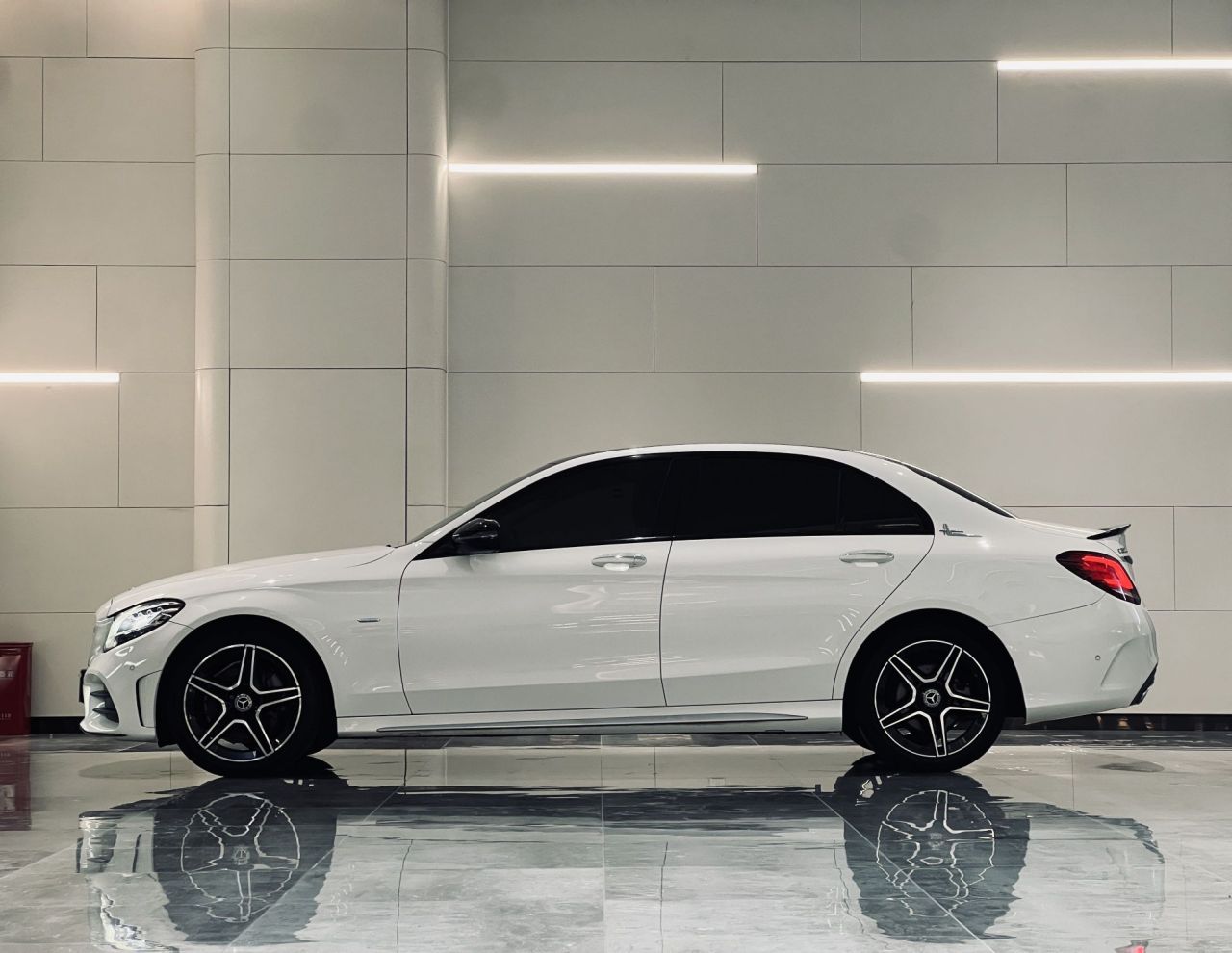 C-Class 2021 C 260 L Sport Starlight Edition photo 4