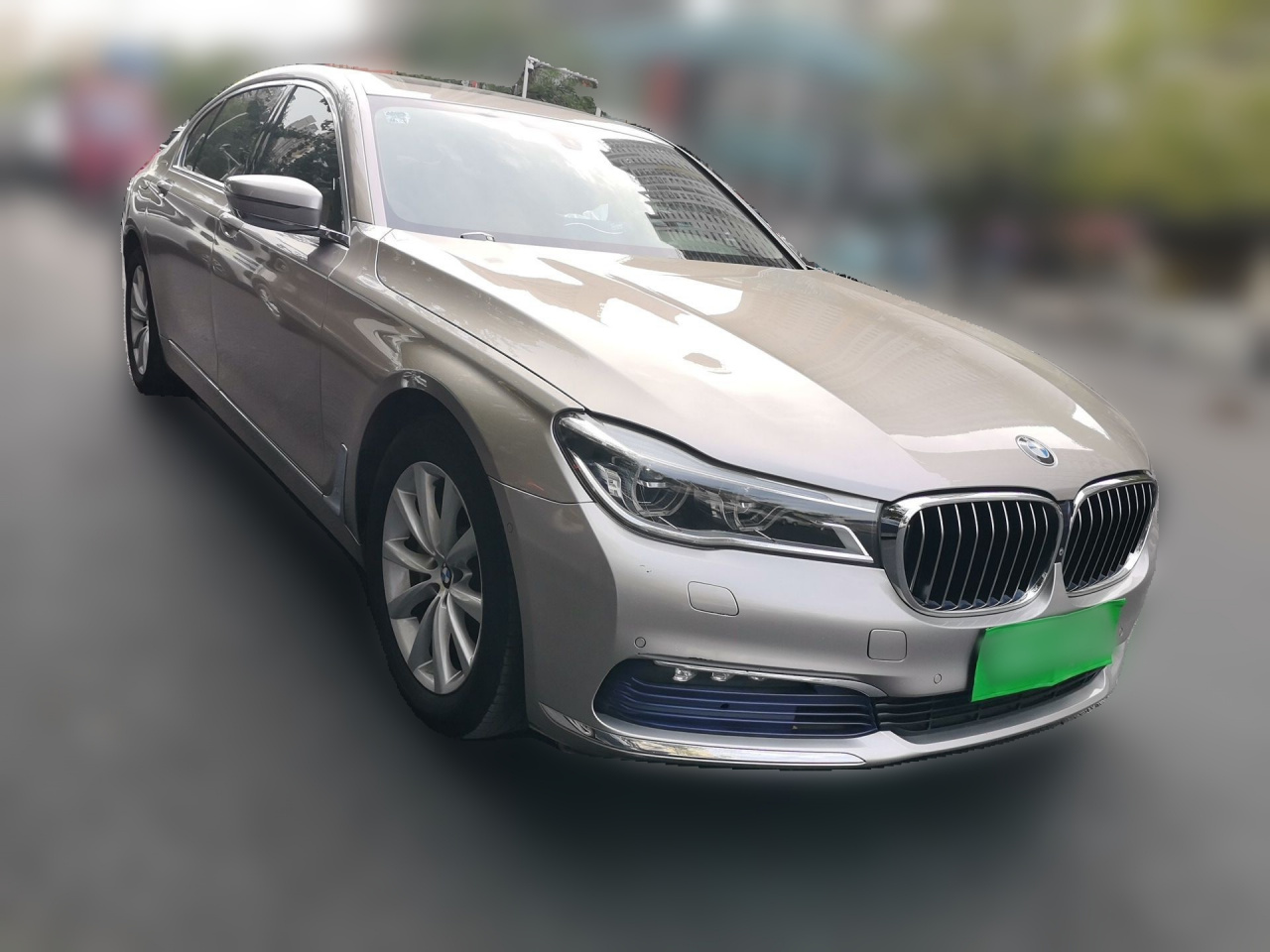 7 Series 2016 730Li Luxury photo 3