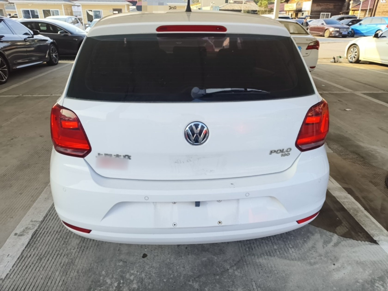 Polo 2016 1.6L AT Comfort photo 3