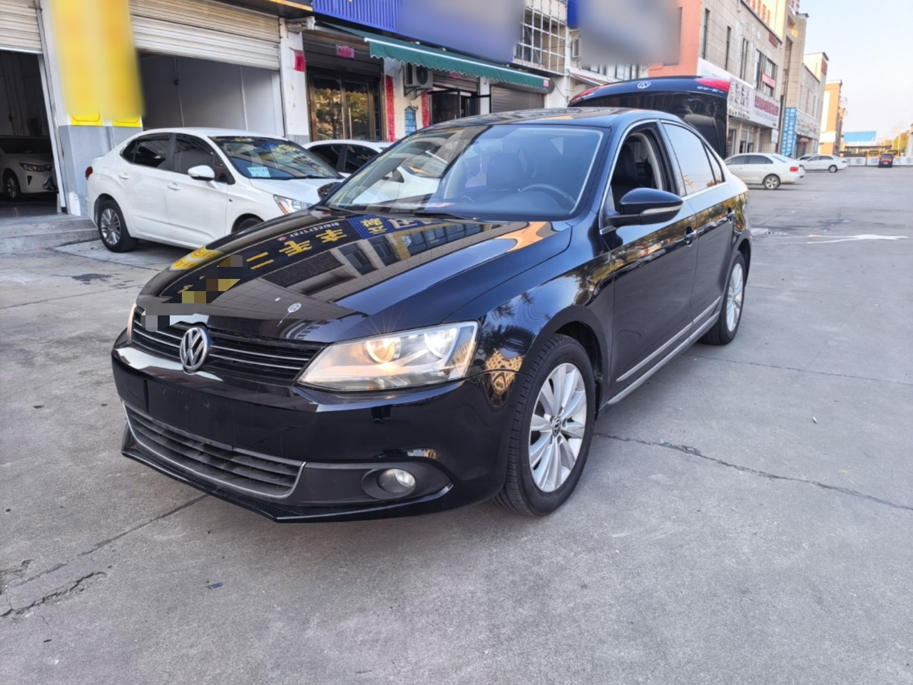Sagitar 2014 Facelift 1.6L AT Leading