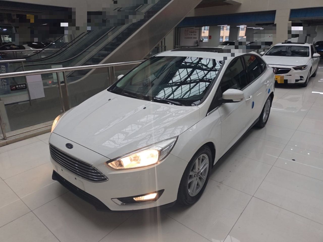 Focus 2017 Sedan EcoBoost 180 AT Elite