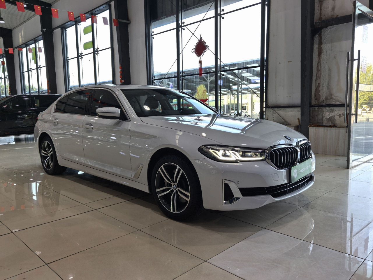 5 Series 2021 530Li Leading Luxury photo 3