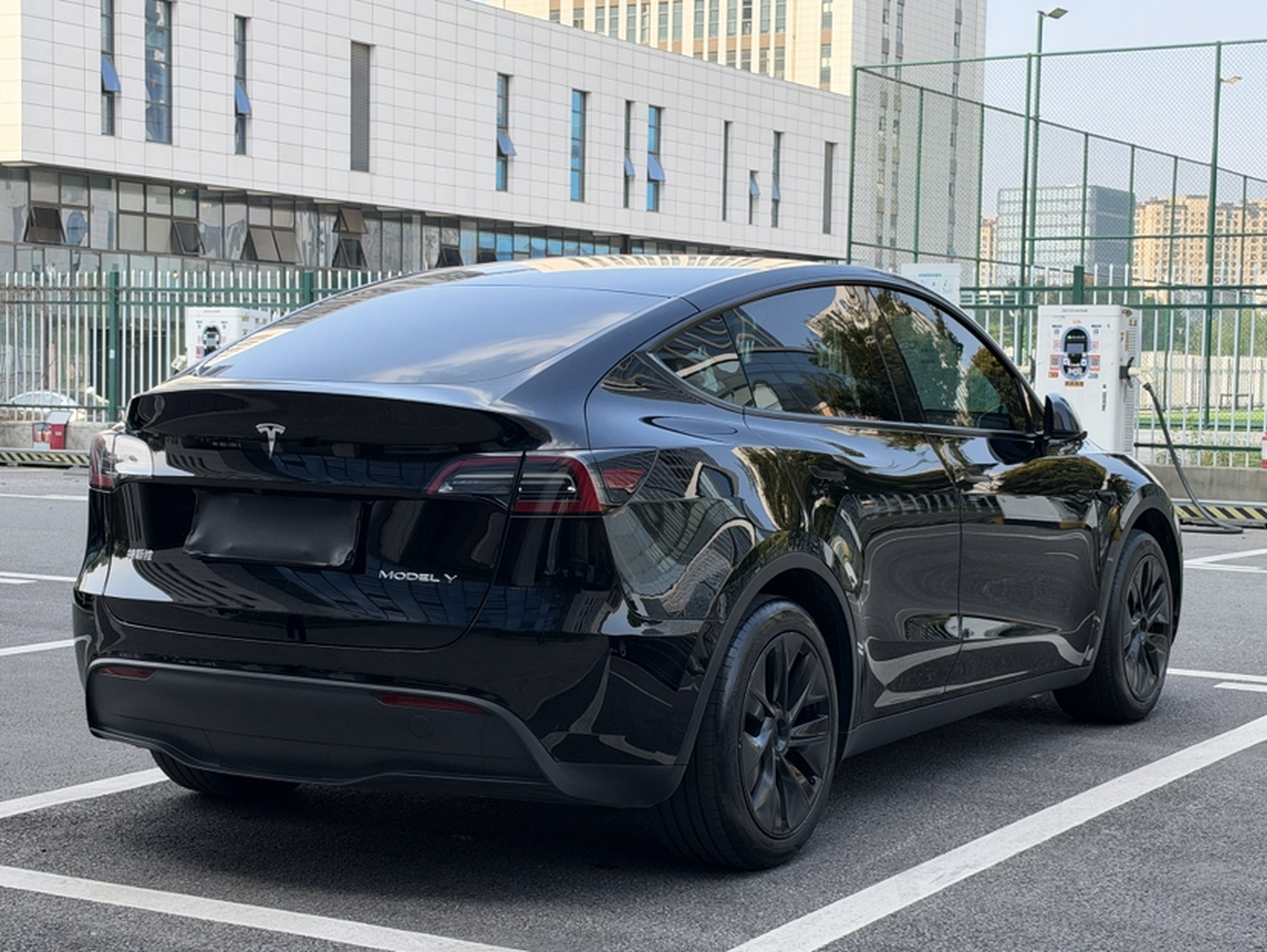Model Y 2023 RWD photo 3