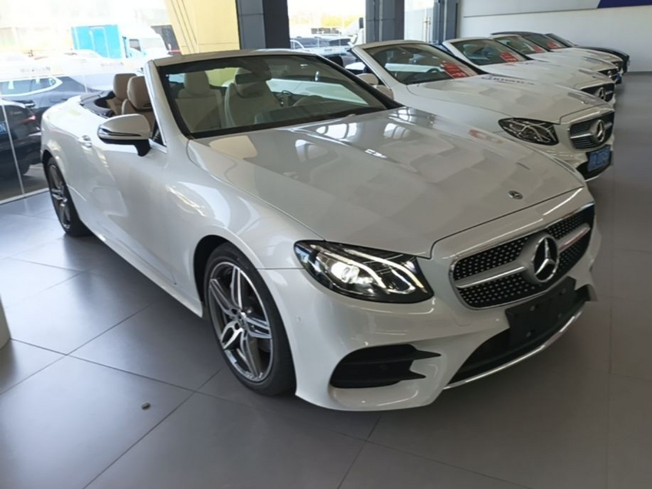 E-Class Imported 2018 E 200 4MATIC Convertible Coupe photo 5