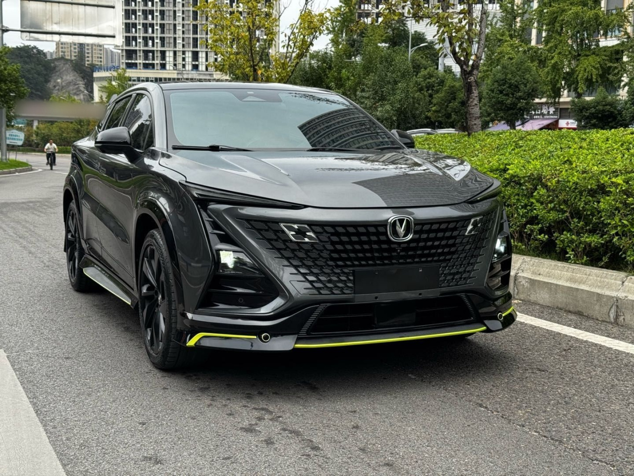 UNI-T 2022 1.5T Sport Premium photo 3