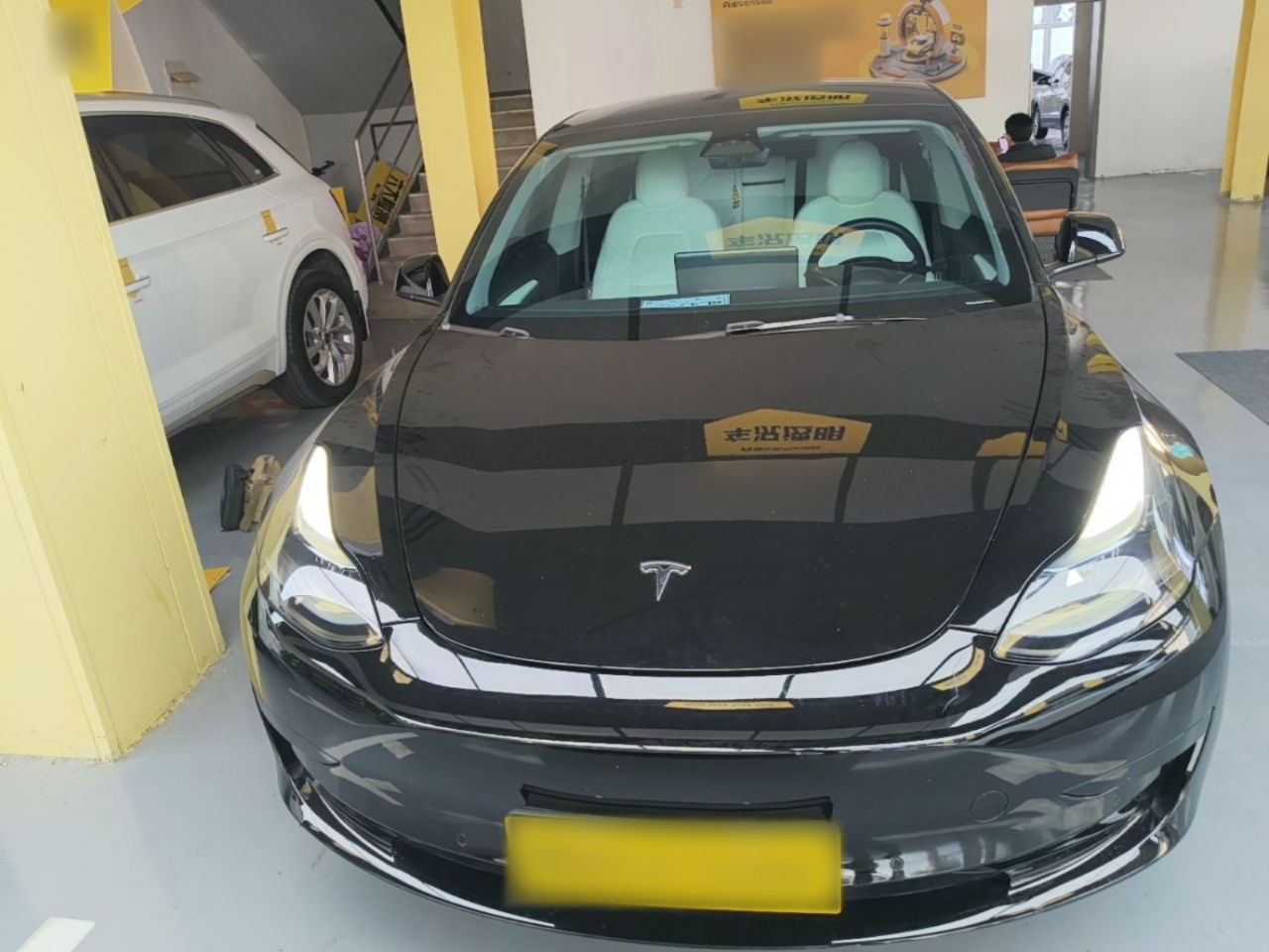 Model 3 2023 RWD photo 2